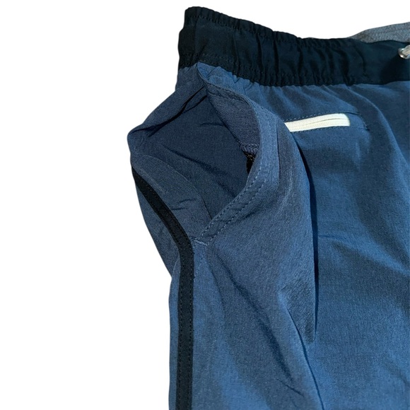 Vuori Men's Banks Shorts - Picture 3 of 4